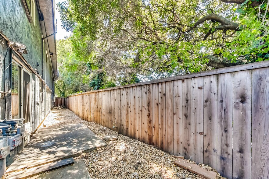More Photos Of 3257 Delaware St, Oakland Apartments For Sale