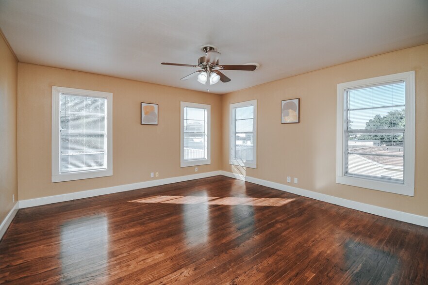 More Photos Of 1503 E Virginia Ave, Victoria Apartments For Sale
