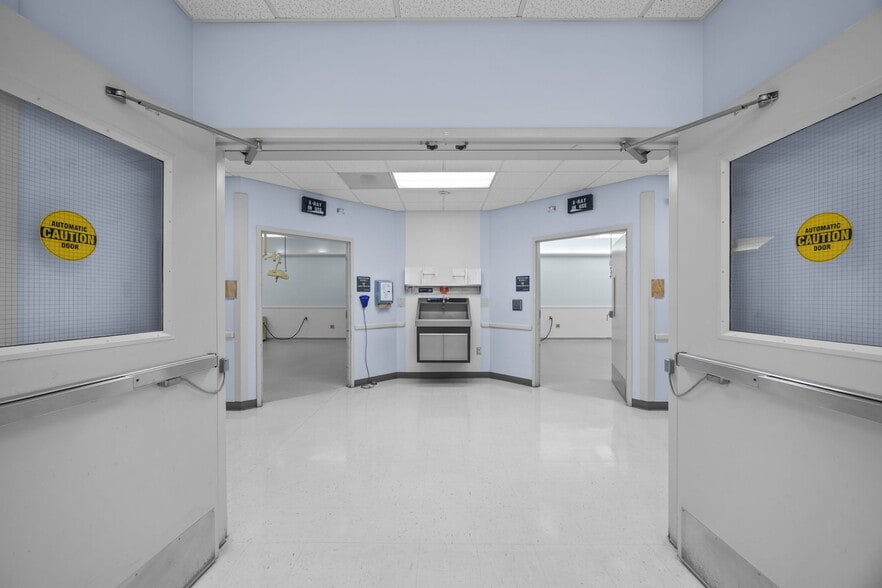 More Photos Of 511 Paladin Dr, Greenville Medical For Sale