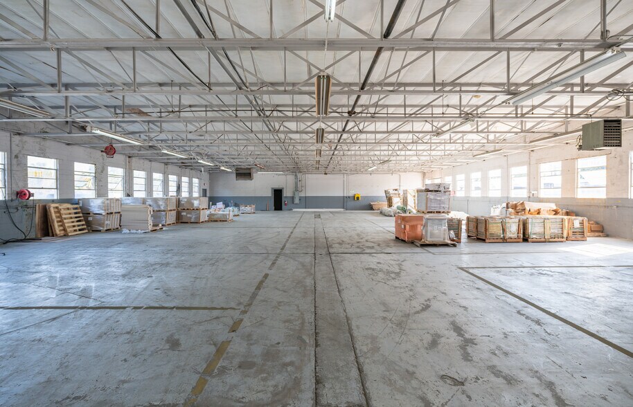 More Photos Of 3261 Philips Hwy, Jacksonville Warehouse For Lease