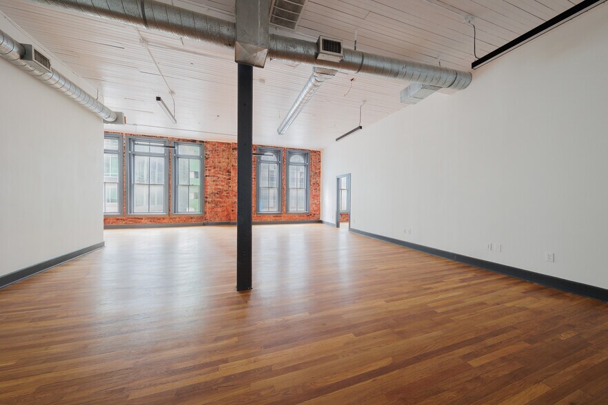 More Photos Of 103-105 E 5th St, Austin Loft Creative Space For Lease