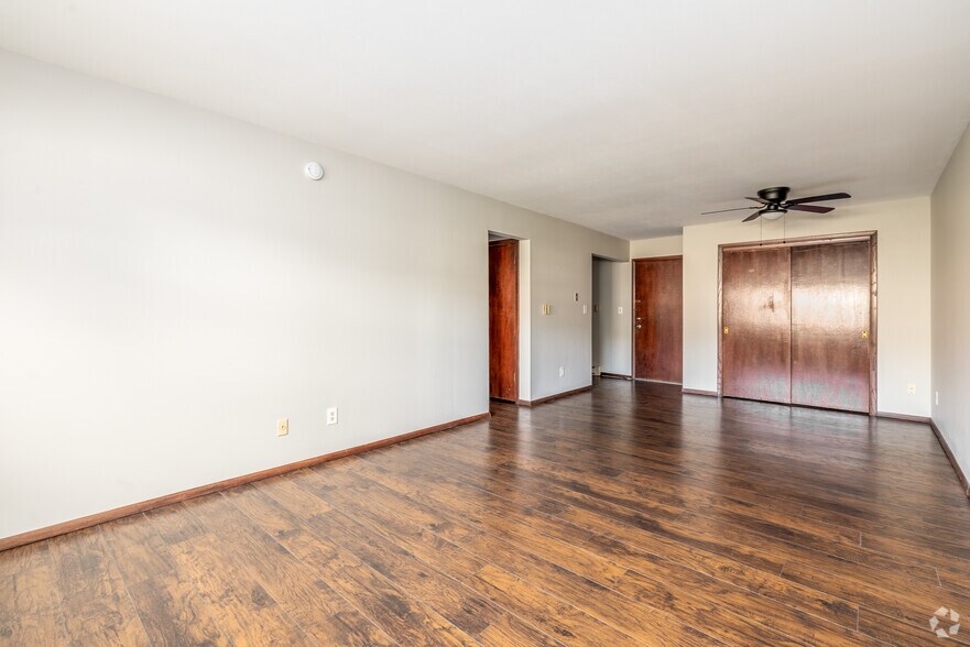 More Photos Of 2425 Wesleyan Ave, Rockford Apartments For Sale