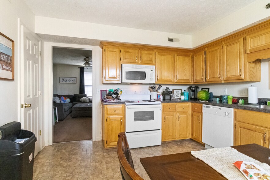 More Photos Of 104-114 Highway 259, Portland Apartments For Sale