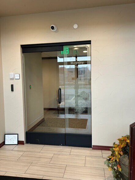 More Photos Of 3829 N Classen Blvd, Oklahoma City Office For Lease