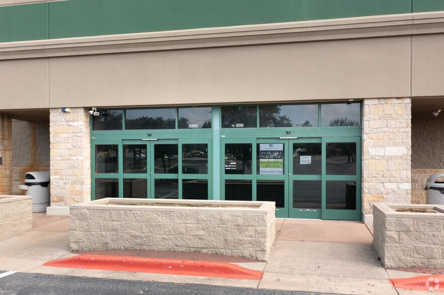 More Photos Of 117 Louis Henna Blvd, Round Rock Unknown For Lease