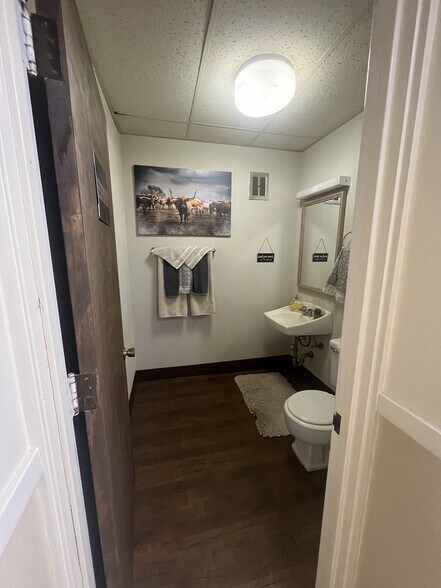 More Photos Of 120-122 S College Ave, Tyler Office For Lease