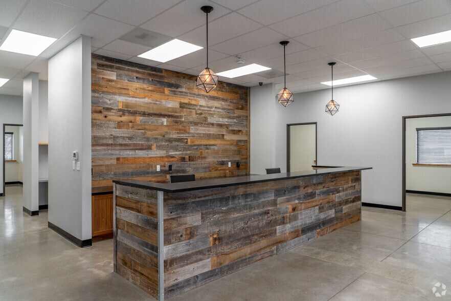 More Photos Of 3124 Blossom Dr NE, Salem Warehouse For Lease