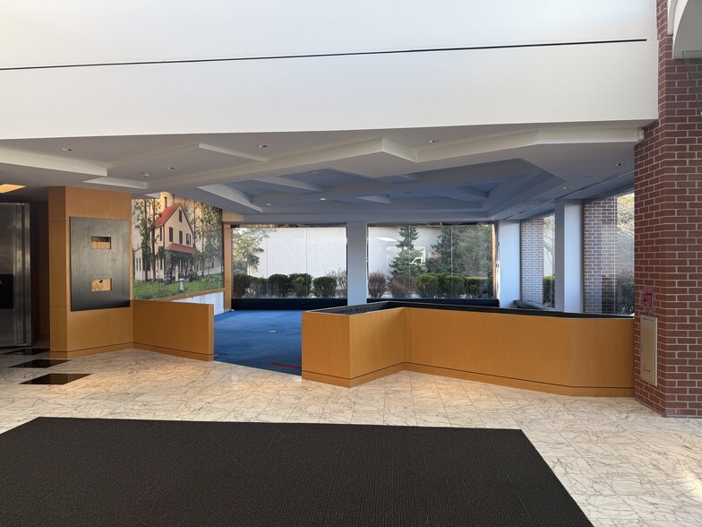 More Photos Of 2822 Middle Country Rd, Lake Grove Freestanding For Lease