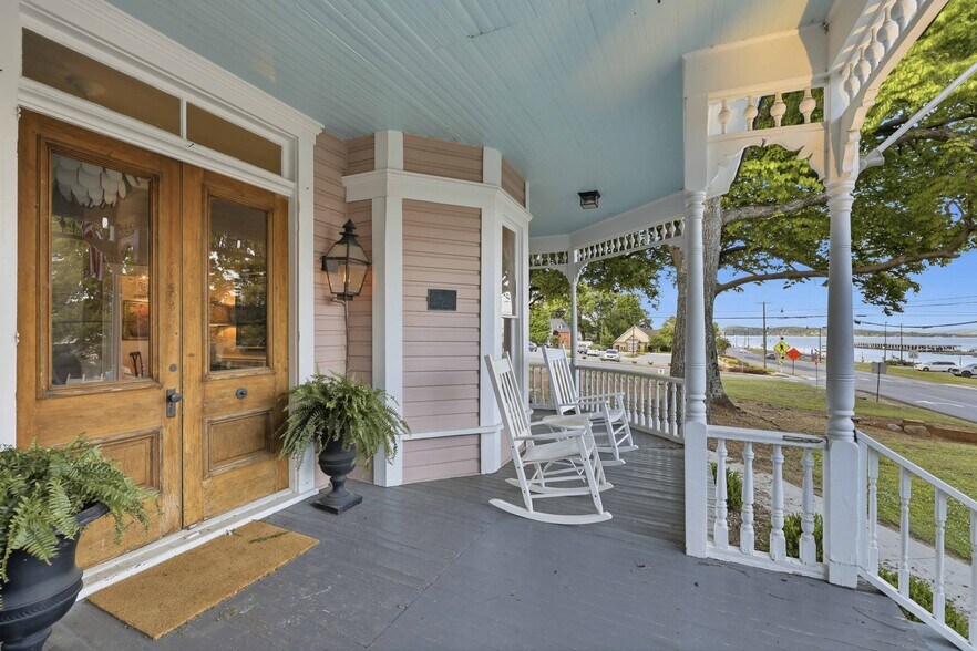 More Photos Of 320 Blount Ave, Guntersville Specialty For Sale