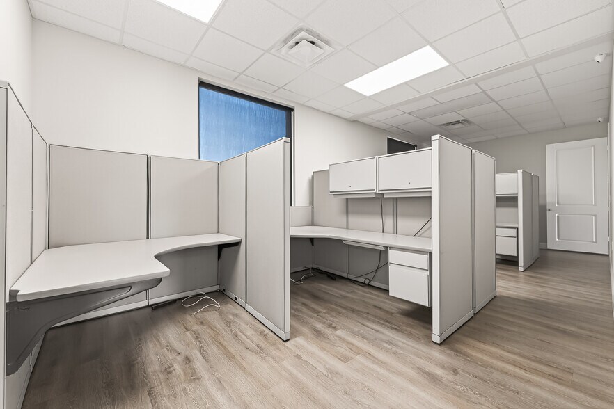 More Photos Of 25145 Star Ln, Katy Office For Sale