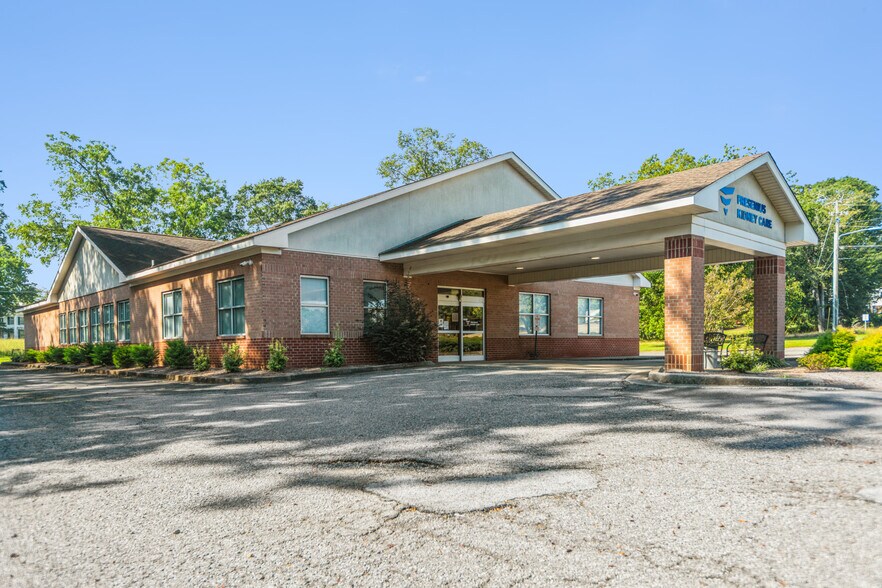 More Photos Of 717 Stone Ave, Talladega Medical For Sale