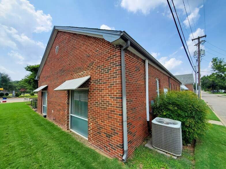 More Photos Of 102-134 N Main St, Duncanville Freestanding For Lease