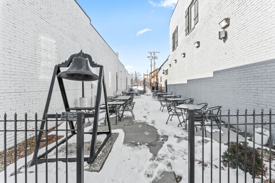 More Photos Of 508 S Main St, Grain Valley Bar For Lease