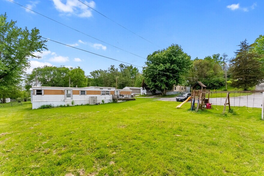 More Photos Of 4105 Nobis Dr, Davenport Manufactured Housing Mobile Home Park For Sale