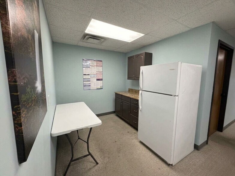 More Photos Of 1110 Appleton Dr, Nashville Light Distribution For Lease