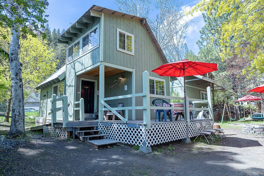 100 Boone, Conconully, WA 98819 Hotel For Sale