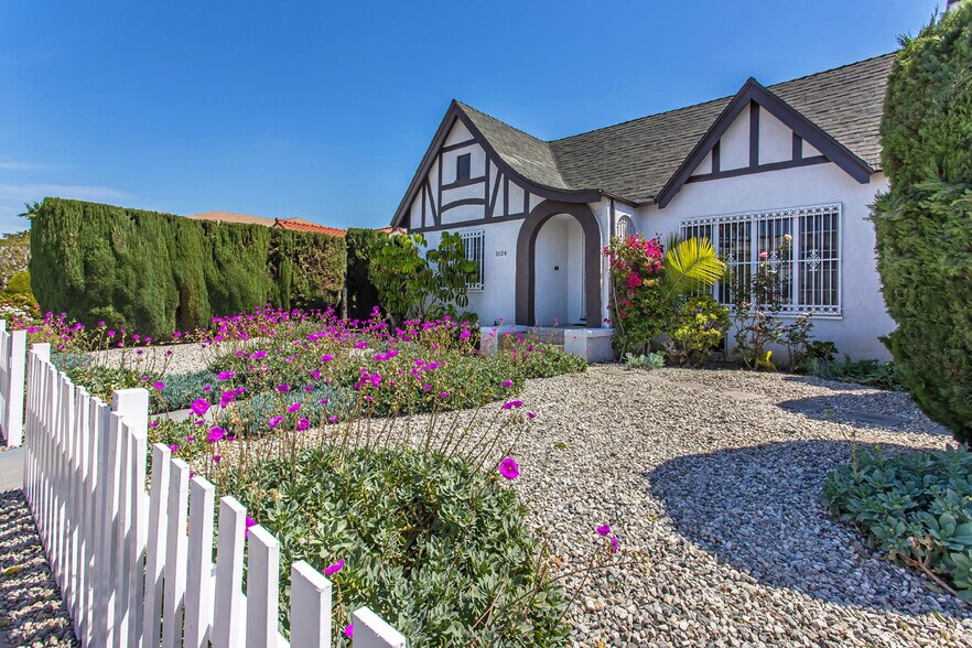 More Photos Of 1524 S Fairfax Ave, Los Angeles Specialty For Sale