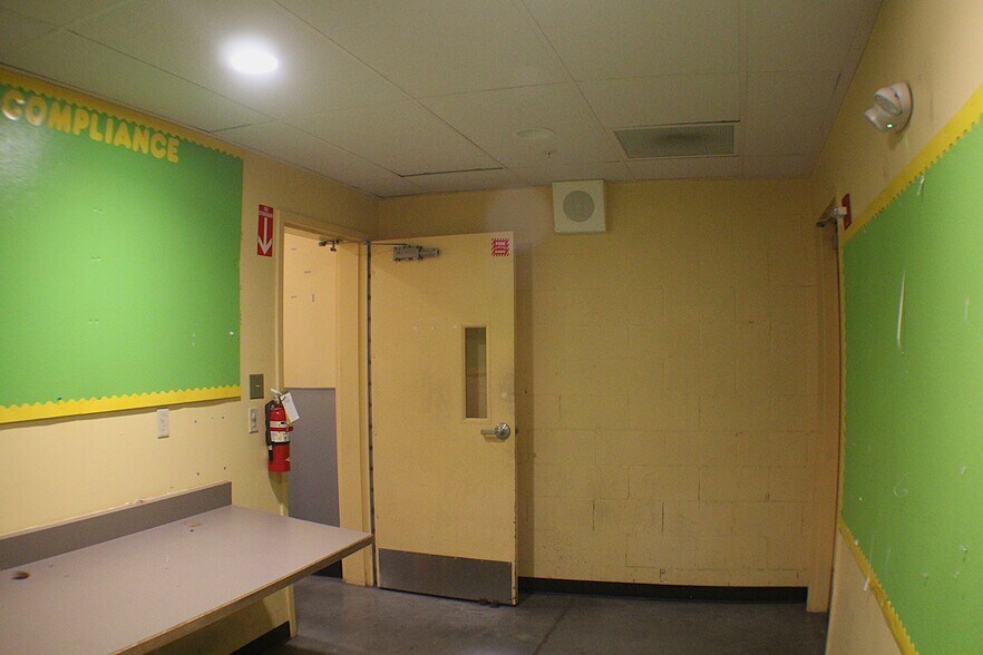 More Photos Of 869 W Florida Ave, Hemet Unknown For Lease