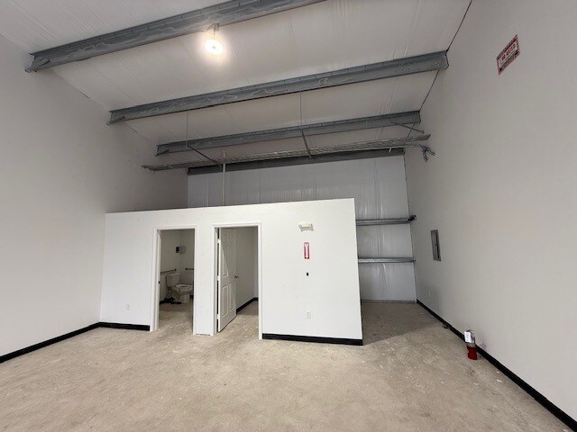 More Photos Of 9326 SE Loop 410, San Antonio Flex For Sale