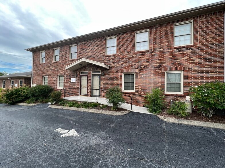 More Photos Of 725 W Main St, Jamestown Office For Lease