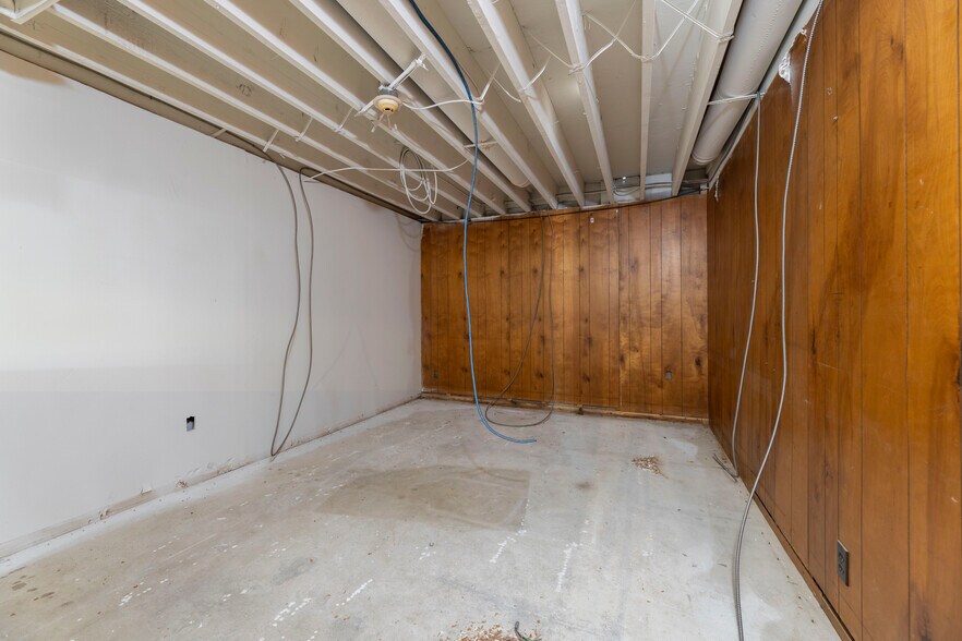 More Photos Of 120 Point Judith Rd, Narragansett Unknown For Lease