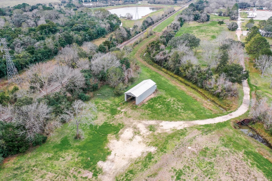 More Photos Of 850 County Road 149, Alvin Land For Sale