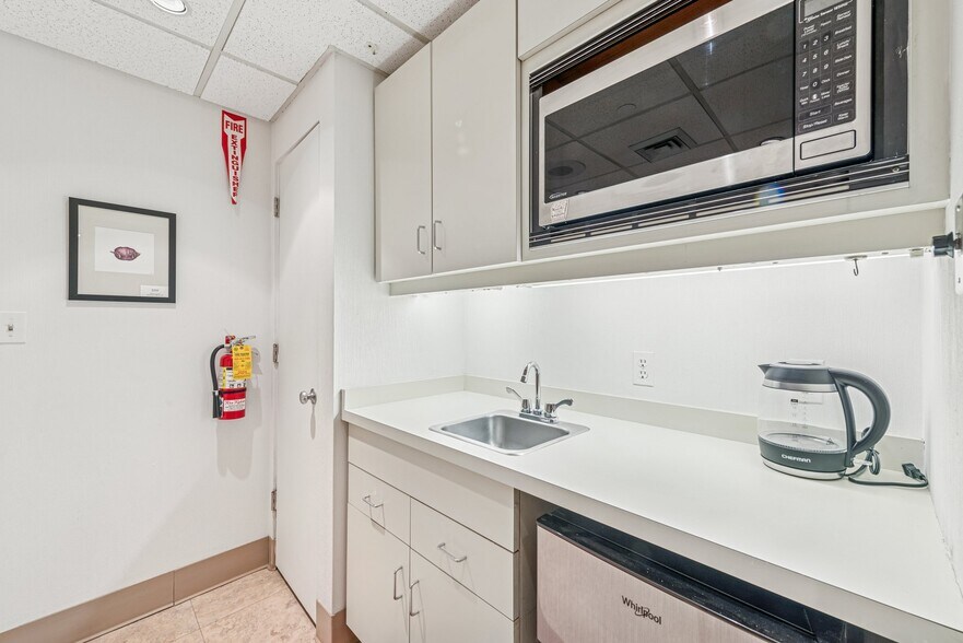 More Photos Of 750 Washington Rd, Mt Lebanon Apartments For Sale