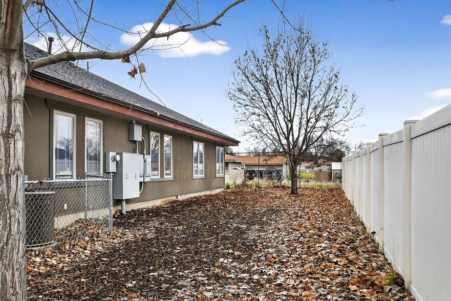 More Photos Of 2563 S Five Mile Ave, Boise Office Residential For Lease