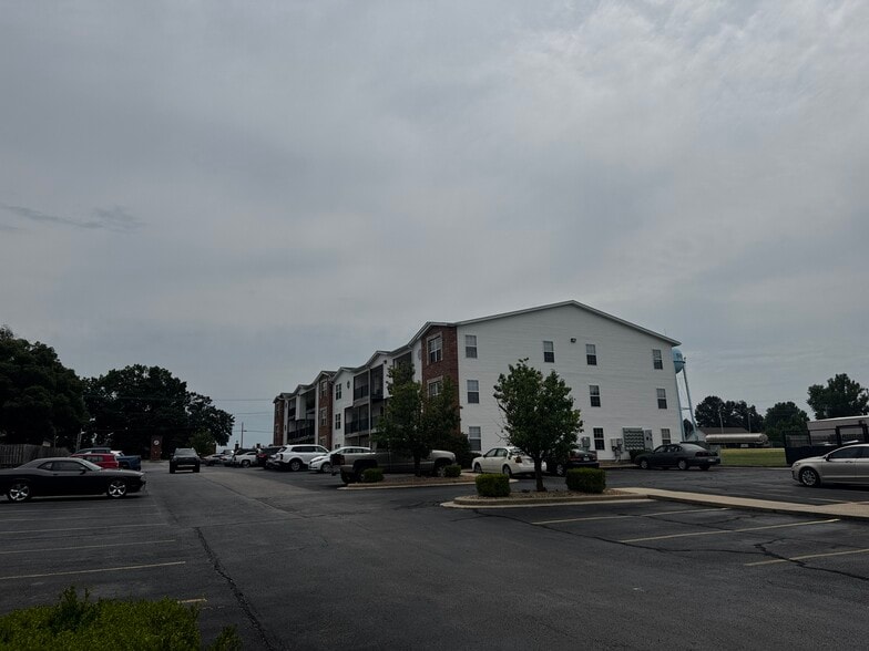 More Photos Of 1325 S Lillian Ave, Bolivar Apartments For Sale