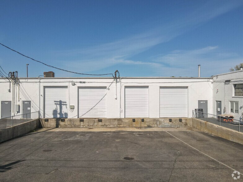 More Photos Of 141 Central Ave, Farmingdale Light Manufacturing For Lease