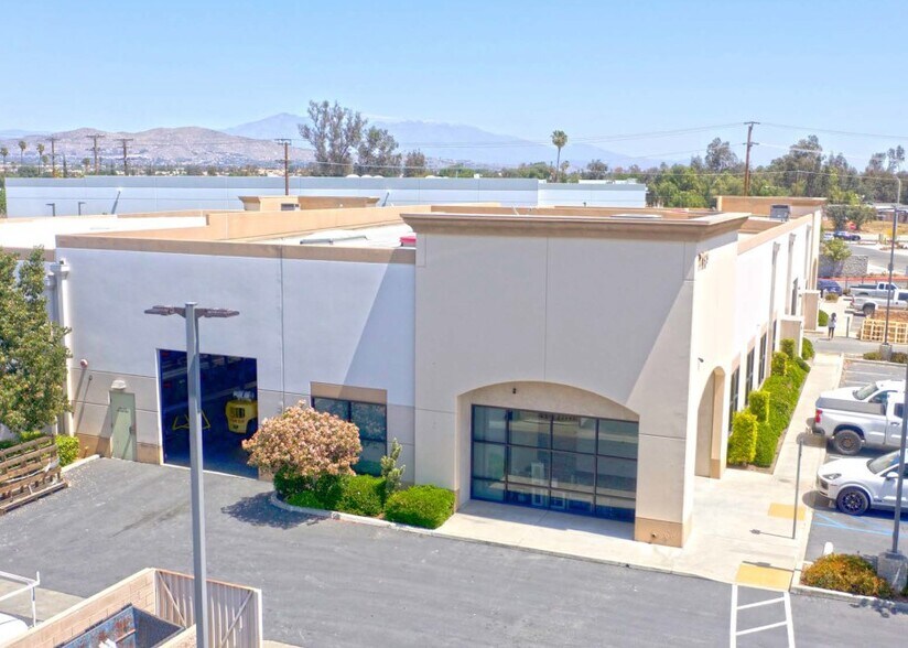 More Photos Of 7193 Old 215 Frontage Rd, Moreno Valley Warehouse For Lease