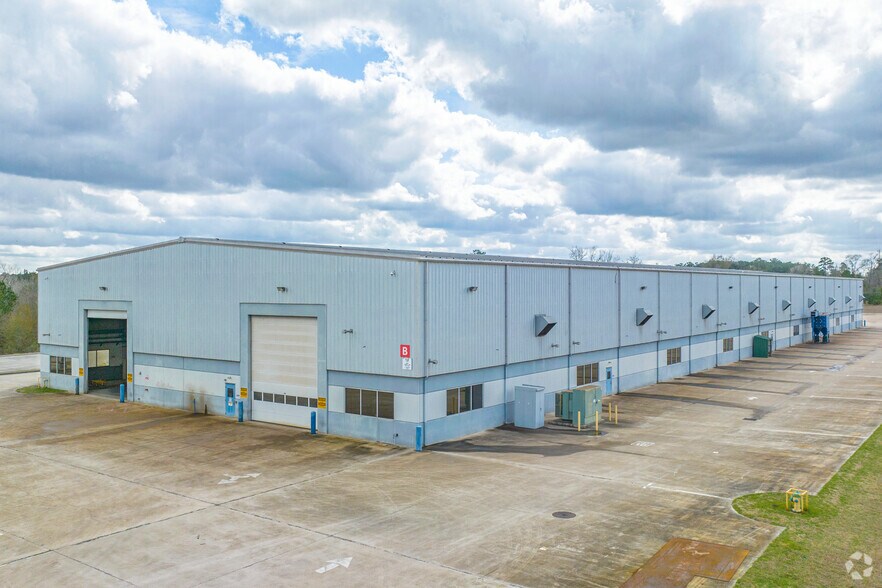 More Photos Of 100 N FM 3083 Rd E, Conroe Unknown For Lease