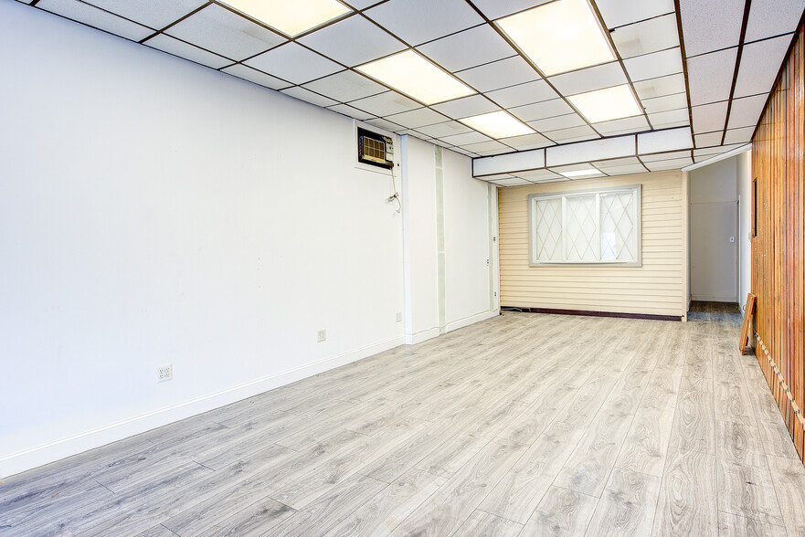 More Photos Of 6110 Flushing Ave, Maspeth General Retail For Lease