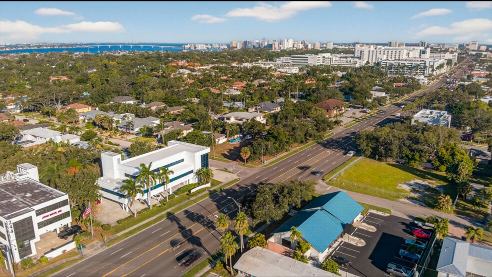 More Photos Of 2426 S Tamiami Trl, Sarasota Medical For Sale
