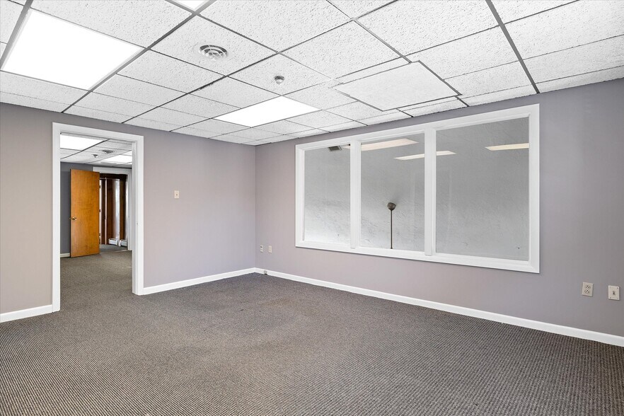 More Photos Of 52 Highland St, Worcester Office For Lease