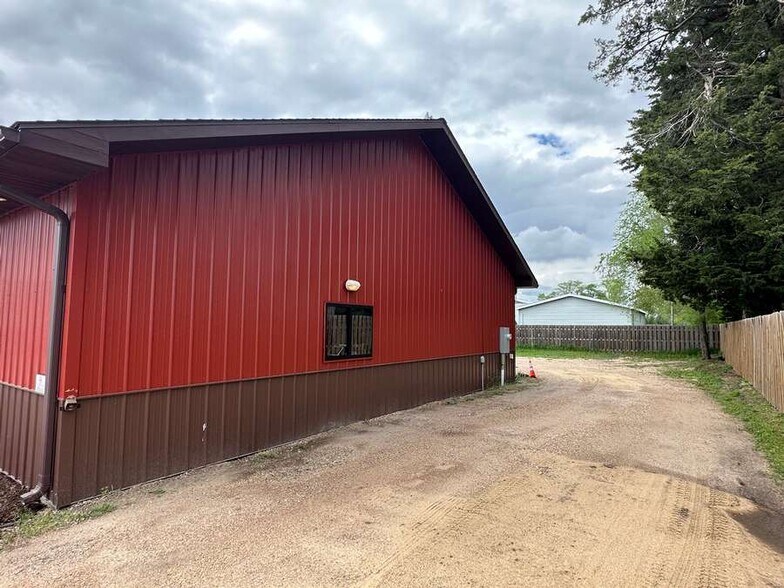 More Photos Of 708 E State St, Atkinson Freestanding For Sale