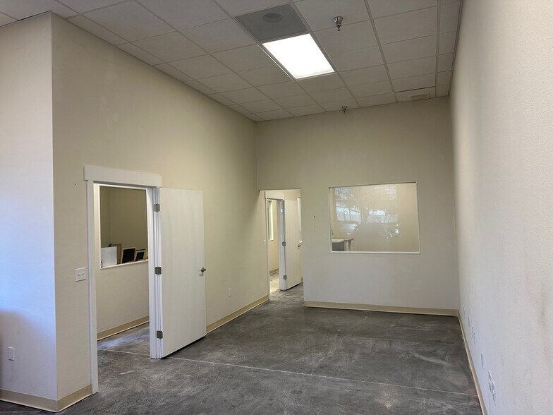 More Photos Of 1939 Monterey Rd, San Jose Showroom For Sale