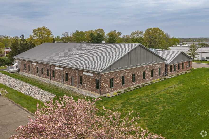 More Photos Of 13 Sycamore Way, Branford Manufacturing For Sale
