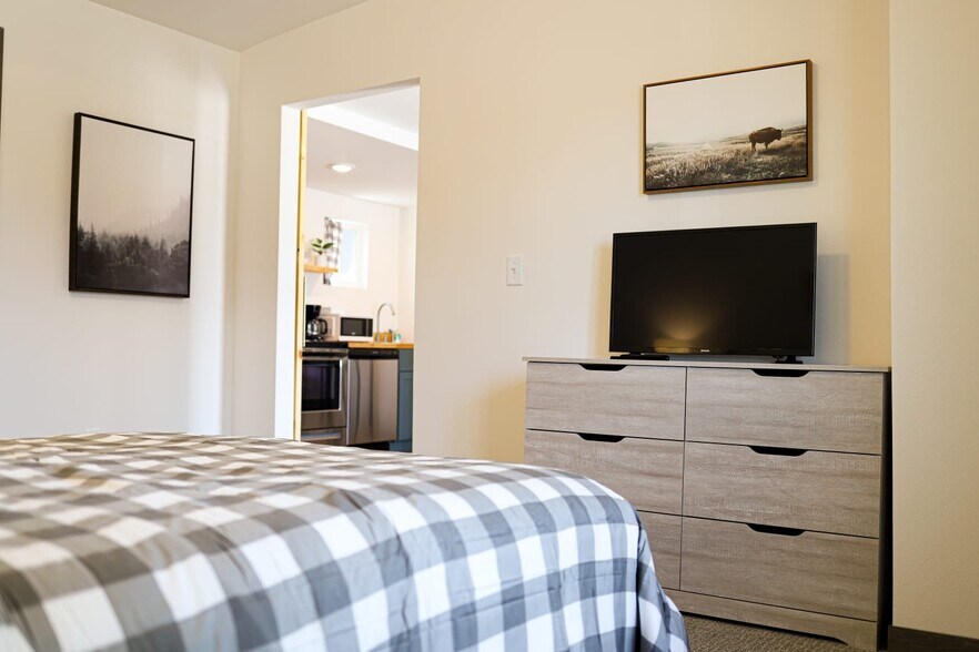 More Photos Of 437 Montgomery St, Custer Apartments For Sale