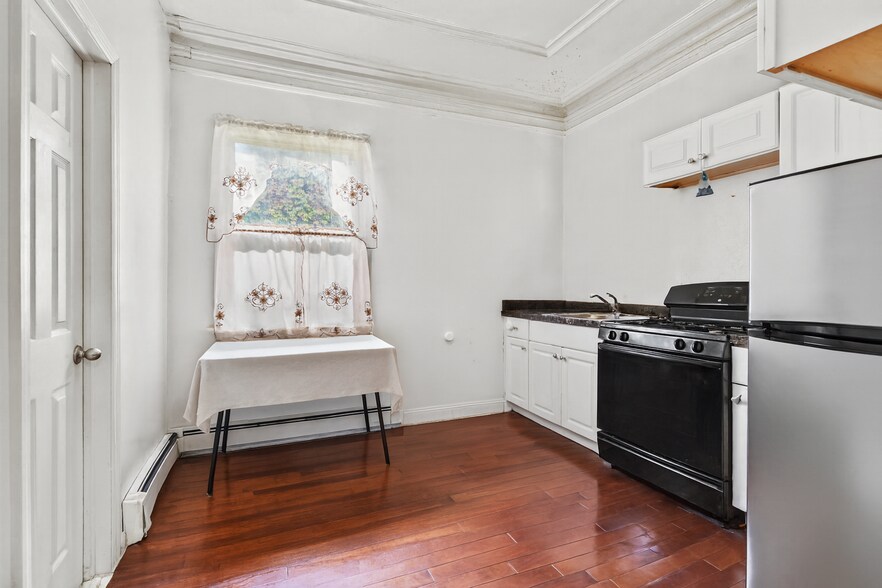 More Photos Of 350 E 193rd St, Bronx Apartments For Sale