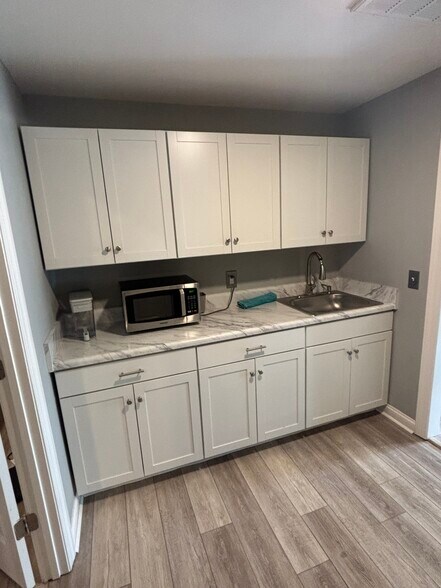 More Photos Of 321 Billingsly Ct, Franklin Office For Lease