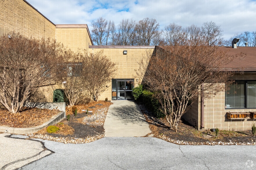 More Photos Of 10715 Little Patuxent Pky, Columbia Storefront Retail Office For Sale