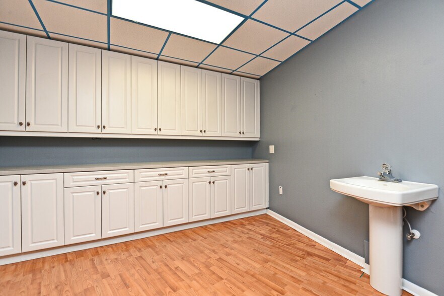 More Photos Of 4355 Bear Gully Rd, Winter Park Medical For Lease