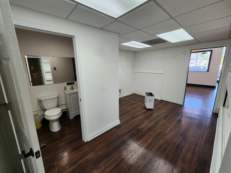 More Photos Of 4105 12 Mile Rd, Berkley Storefront For Sale