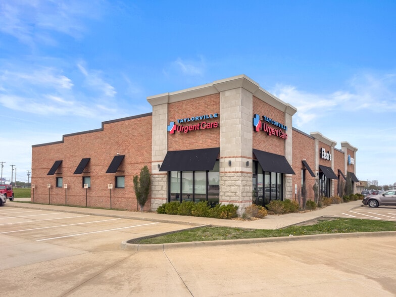 More Photos Of 1510 W Springfield Rd, Taylorville General Retail For Sale