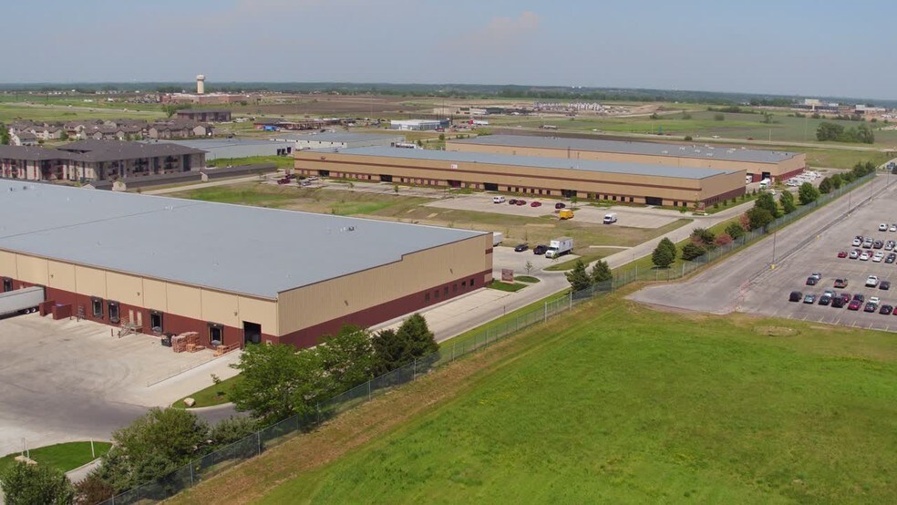 More Photos Of 1400 SE Gateway Dr, Grimes Warehouse For Lease