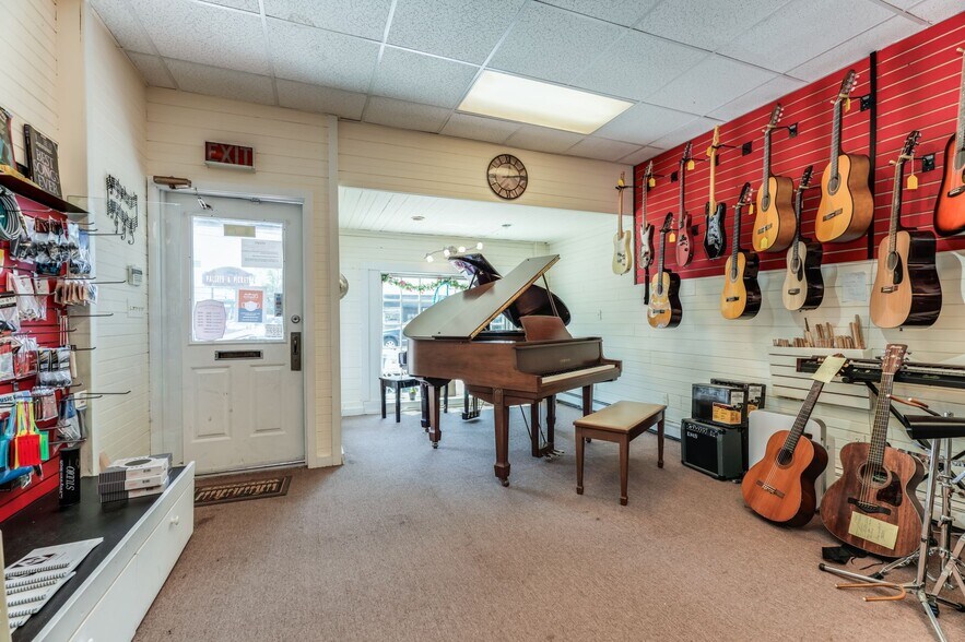 More Photos Of 377 Main St, Center Moriches Storefront Retail Office For Sale