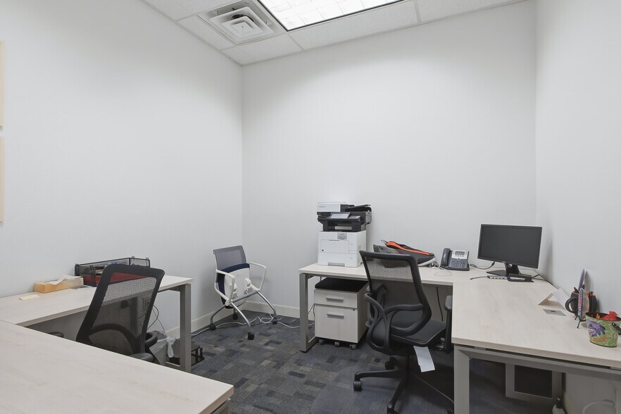 More Photos Of 10151 Park Run Dr, Las Vegas Office For Sale