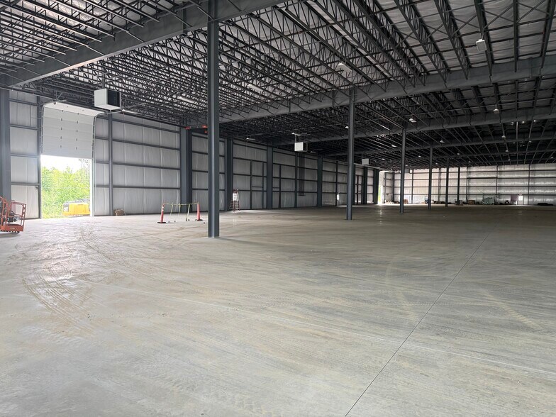 More Photos Of 22 Roberts Lane, Clifton Park Warehouse For Lease