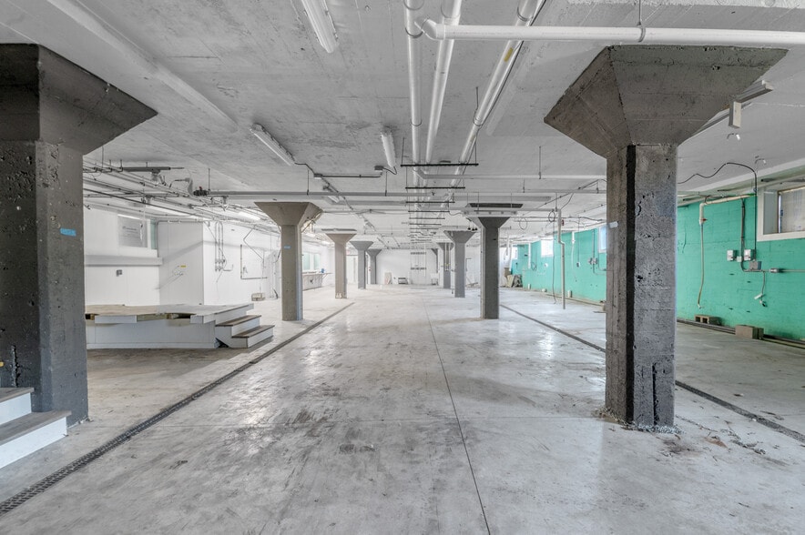 More Photos Of 815 Chicago St, Green Bay Industrial For Sale